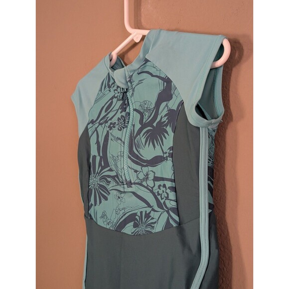 Athleta Girl Short Sleeve One Piece Rashguard Swimsuit Aqua Tropical, Small Sz 6 - Picture 2 of 5